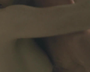 Rose Leslie In 'Honeymoon' - Film nackt