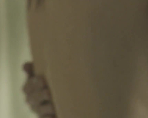 Rose Leslie In 'Honeymoon' - Film nackt