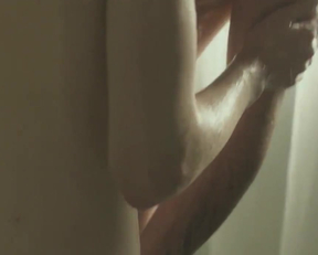 Rose Leslie In 'Honeymoon' - Film nackt