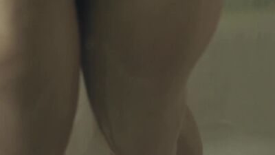 Rose Leslie In 'Honeymoon' - Film nackt