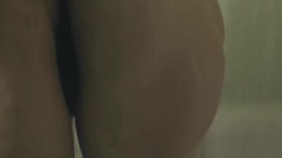 Rose Leslie In 'Honeymoon' - Film nackt