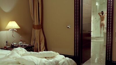 Natalia Avelon In Strike Back - Film nackt