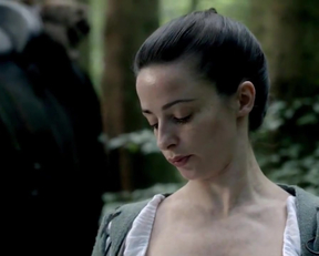 Laura Donnelly - Outlander - S01E14 - Film nackt