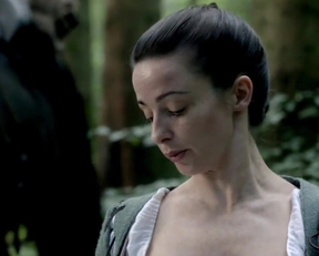 Laura Donnelly - Outlander - S01E14 - Film nackt