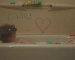 Frankie Shaw In Tv Show Smilf - Film nackt