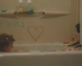 Frankie Shaw In Tv Show Smilf - Film nackt