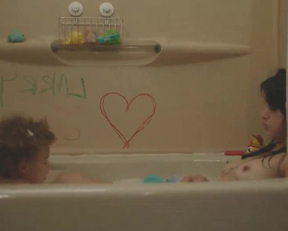 Frankie Shaw In Tv Show Smilf - Film nackt