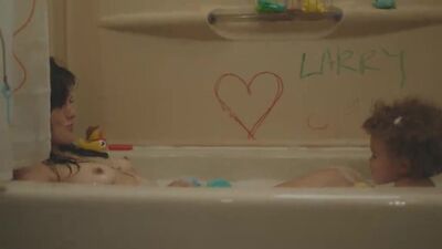 Frankie Shaw In Tv Show Smilf - Film nackt