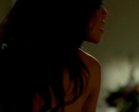 Karen David - Strike Back S02E01 - Film nackt