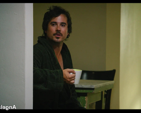 Angela Trimbur In Tight Leggings - Film nackt