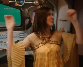 Alison Brie Pretending To Have A Group Sex On Community - Film nackt