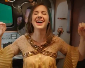 Alison Brie Pretending To Have A Group Sex On Community - Film nackt