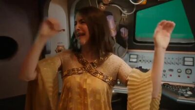 Alison Brie Pretending To Have A Group Sex On Community - Film nackt