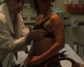 Christina Ricci Getting Examined In Anything Else - Film nackt