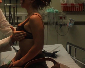 Christina Ricci Getting Examined In Anything Else - Film nackt