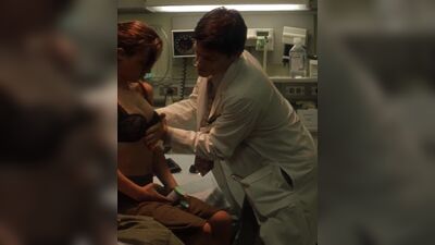 Christina Ricci Getting Examined In Anything Else - Film nackt