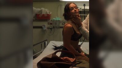 Christina Ricci Getting Examined In Anything Else - Film nackt
