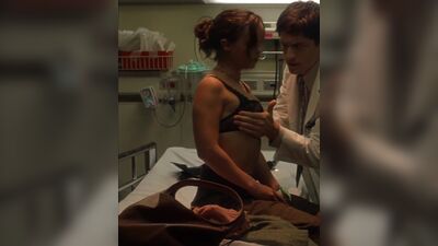 Christina Ricci Getting Examined In Anything Else - Film nackt