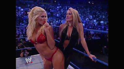 Torrie Wilson Grinding On Sable In A Bikini And Sticking Her Sucker In Her Mouth On WWE Smackdown - Film nackt
