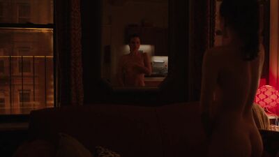 Sarah Hay's Illuminating Plot In Flesh And Bone S01E01 - Film nackt