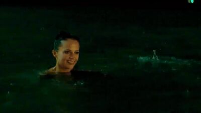 Alicia Vikander - Son Of A Gun - Film nackt