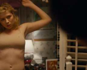 Jennette McCurdy's Undies Plot In Little Bitches - Film nackt