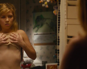 Jennette McCurdy's Undies Plot In Little Bitches - Film nackt