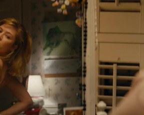 Jennette McCurdy's Undies Plot In Little Bitches - Film nackt
