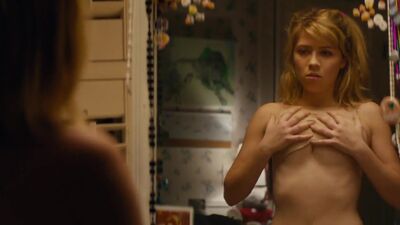 Jennette McCurdy's Undies Plot In Little Bitches - Film nackt