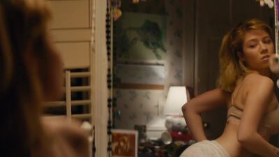Jennette McCurdy's Undies Plot In Little Bitches - Film nackt