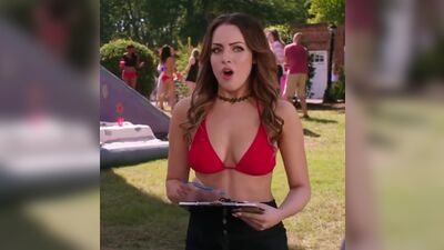 Liz Gillies Red Bikini Plot In Vacation - Film nackt