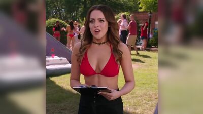 Liz Gillies Red Bikini Plot In Vacation - Film nackt