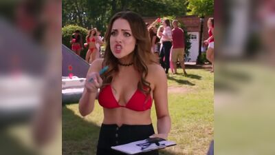 Liz Gillies Red Bikini Plot In Vacation - Film nackt