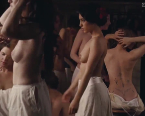 So Many Plots In "L'Apollonide" - Film nackt