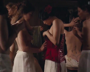 So Many Plots In "L'Apollonide" - Film nackt