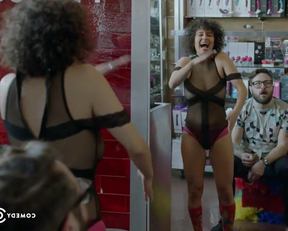 Ilana Glazer Displaying Her Impressive Plots - Film nackt