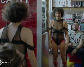 Ilana Glazer Displaying Her Impressive Plots - Film nackt