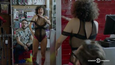 Ilana Glazer Displaying Her Impressive Plots - Film nackt