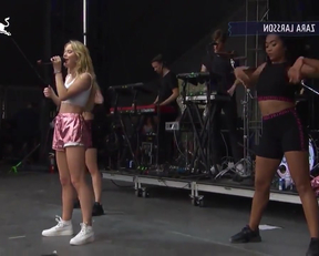 Listen To It For The Plot - Film nackt