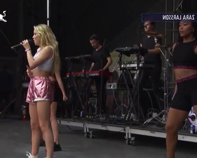 Listen To It For The Plot - Film nackt