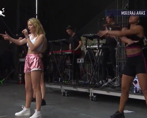 Listen To It For The Plot - Film nackt