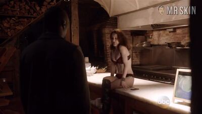Rachel Brosnahan - Film nackt