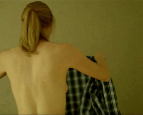 Alyssa Sutherland - The Mist - Film nackt