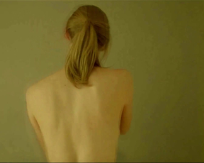 Alyssa Sutherland - The Mist - Film nackt