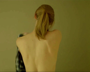 Alyssa Sutherland - The Mist - Film nackt