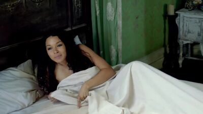 Jessica Parker Kennedy - Film nackt