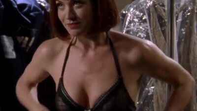 Yvonne Strahovski Plot On Chuck - Film nackt