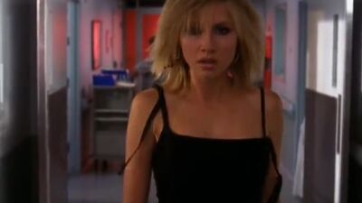 Sarah Chalke Struts Her Stuff In Scrubs - Film nackt