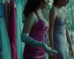 Anna Kendrick - Twilight Cleavage - Film nackt