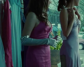 Anna Kendrick - Twilight Cleavage - Film nackt